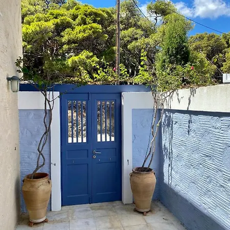Family And Pet Friendly House Holiday home