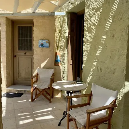 Family And Pet Friendly House Holiday home Chrousa