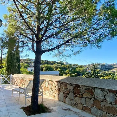 Family And Pet Friendly House Chrousa